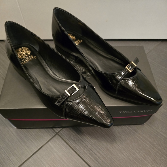 Vince Camuto dressy leather flats - pointy toe with buckle - Picture 2 of 5